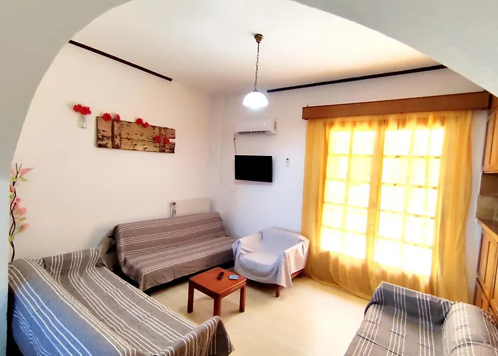 Fouli Studios & Apartments